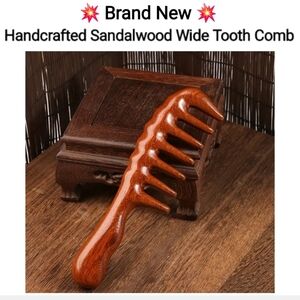Handcrafted Sandalwood Wide-Tooth Comb - Brown